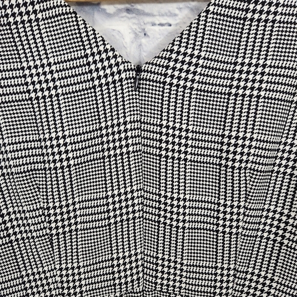 Tahari Sleeveless Dress - Picture 5 of 7